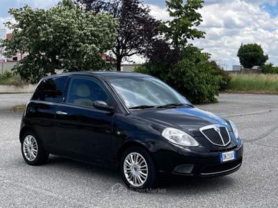 Lancia Ypsilon neopatentati solo 105000 km Nero usata Trecate