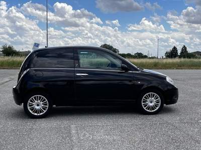 Lancia Ypsilon neopatentati solo 105000 km Nero usata Trecate