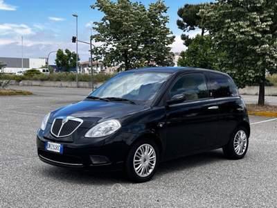 Lancia Ypsilon neopatentati solo 105000 km Nero usata Trecate