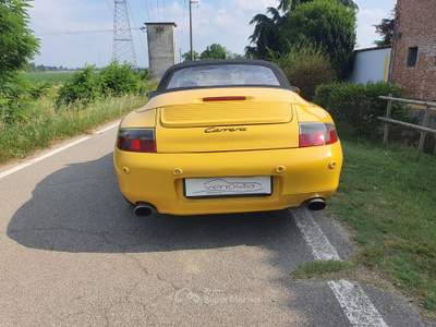 Porsche 911 (996) Carrera 2 cabrio Giallo usata CASALPUSTERLENGO
