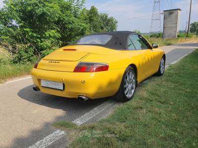 Porsche 911 (996) Carrera 2 cabrio Giallo usata CASALPUSTERLENGO