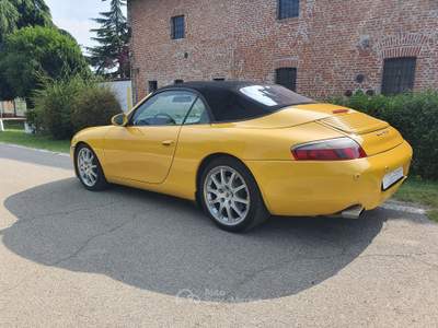 Porsche 911 (996) Carrera 2 cabrio Giallo usata CASALPUSTERLENGO