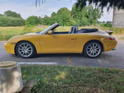 Porsche 911 (996) Carrera 2 cabrio Giallo usata CASALPUSTERLENGO