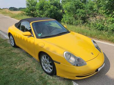 Porsche 911 (996) Carrera 2 cabrio Giallo usata CASALPUSTERLENGO