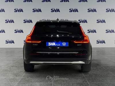 Volvo V60 Cross Country 2.0d b4 197CV Autom. AWD Plus (MHEV) - GANCIO TRAINO Nero usata Ravenna