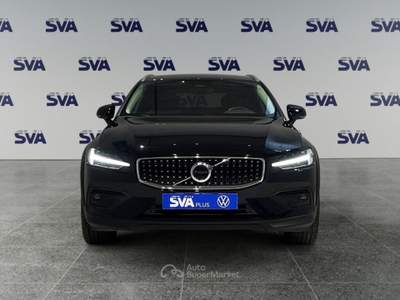 Volvo V60 Cross Country 2.0d b4 197CV Autom. AWD Plus (MHEV) - GANCIO TRAINO Nero usata Ravenna