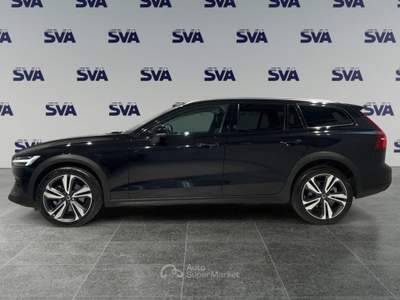 Volvo V60 Cross Country 2.0d b4 197CV Autom. AWD Plus (MHEV) - GANCIO TRAINO Nero usata Ravenna