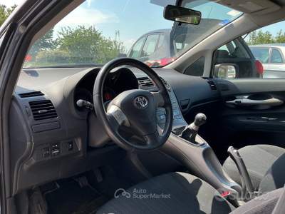 Toyota Auris benzina Neopatentati usata Chiarano