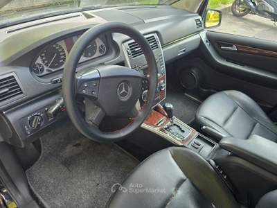 Mercedes-Benz Classe B MERCEDES B180 METANO AUTOMATICO"OK NEOPATENTATI" usata Brescia
