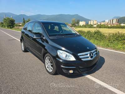 Mercedes-Benz Classe B MERCEDES B180 METANO AUTOMATICO"OK NEOPATENTATI" usata Brescia