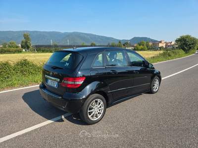 Mercedes-Benz Classe B MERCEDES B180 METANO AUTOMATICO"OK NEOPATENTATI" usata Brescia