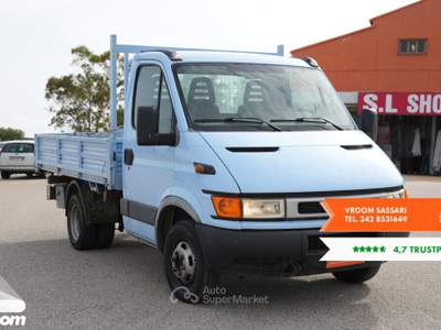 Iveco Daily Daily 35C13 2.8 TDI PC-RG Cabinato Blu/Azzurro usata Chilivani