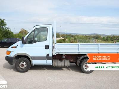 Iveco Daily Daily 35C13 2.8 TDI PC-RG Cabinato Blu/Azzurro usata Chilivani