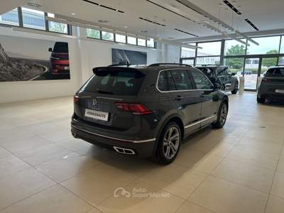 Volkswagen Tiguan 2.0 TDI SCR 110KWR-Line DSG Grigio usata Forlì