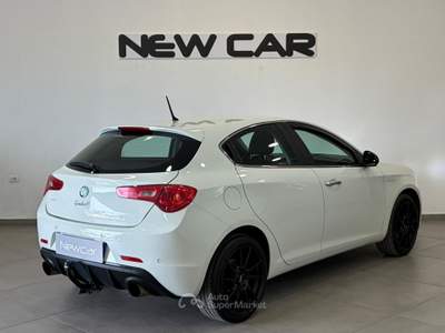 Alfa Romeo Giulietta Giulietta 1.4 t. Distinctive 120cv Bianco usata Caresanablot