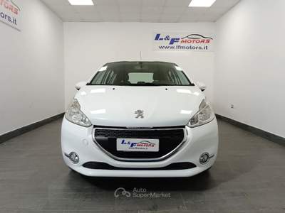 Peugeot 208 1.2 12V VTi 82cv Active Bianco usata Giugliano in Campania