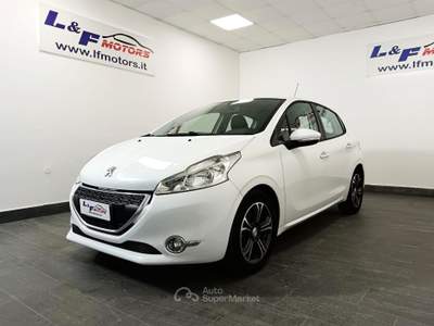 Peugeot 208 1.2 12V VTi 82cv Active Bianco usata Giugliano in Campania