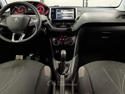 Peugeot 208 1.2 12V VTi 82cv Active Bianco usata Giugliano in Campania