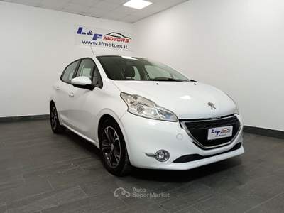 Peugeot 208 1.2 12V VTi 82cv Active Bianco usata Giugliano in Campania
