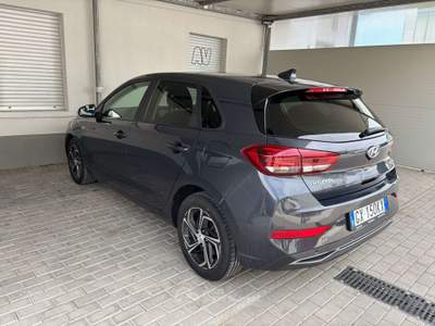 Hyundai i30 i30 III  5p 1.0 t-gdi 48V Prime Safety Plus Pack 120cv Grigio usata Oleggio