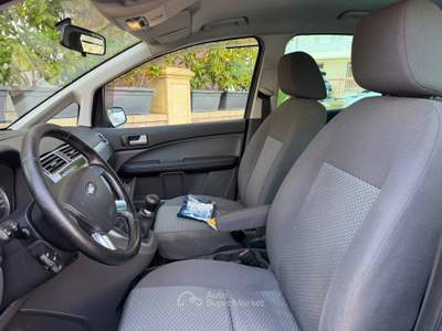 Ford Focus C-Max 1.6 TDCi (110CV) Ghia DPF Nero usata San Giuseppe Vesuviano