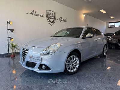 Alfa Romeo Giulietta 1.6 jtdm 105cv Distinctive Bizona Bluetooth Pdc Grigio usata Giugliano in Campania
