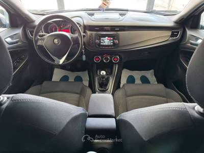Alfa Romeo Giulietta 1.6 jtdm 105cv Distinctive Bizona Bluetooth Pdc Grigio usata Giugliano in Campania