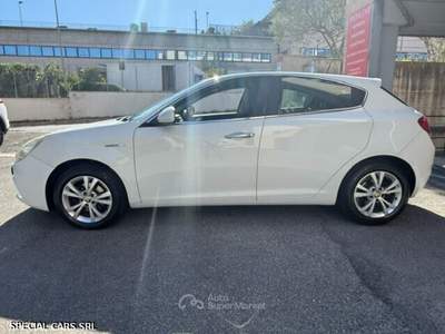 Alfa Romeo Giulietta 1.6 JTDm-2 Distinctive Gancio Bianco usata Formello