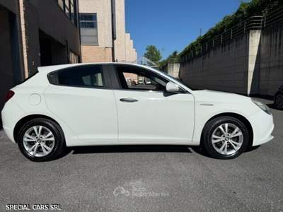 Alfa Romeo Giulietta 1.6 JTDm-2 Distinctive Gancio Bianco usata Formello