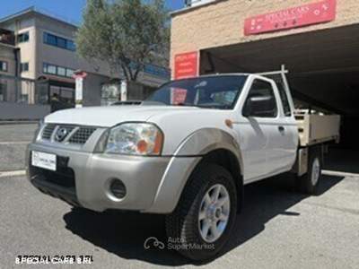 Nissan NP300 Dci King Cab Gancio traino Bianco usata Formello