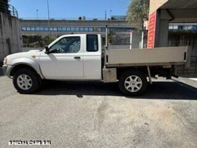 Nissan NP300 Dci King Cab Gancio traino Bianco usata Formello