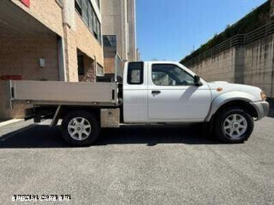 Nissan NP300 Dci King Cab Gancio traino Bianco usata Formello