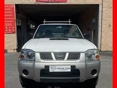 Nissan NP300 Dci King Cab Gancio traino Bianco usata Formello