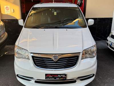 Lancia Voyager Platinum 177 CV Bianco usata Giugliano in Campania