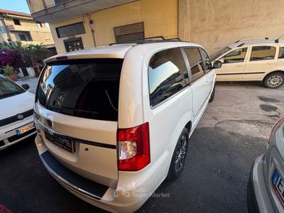 Lancia Voyager Platinum 177 CV Bianco usata Giugliano in Campania