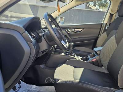Nissan Qashqai Qashqai II 2017 1.3 dig-t Acenta Premium 140cv usata Milano