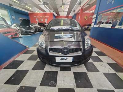 Toyota Yaris 5 porte Sol Grigio usata Fino Mornasco