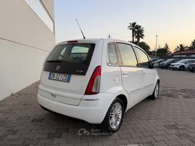 Lancia Musa 1.3 MJT 90 CV EURO 4 - 2008 Bianco usata Corato