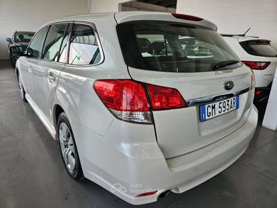 Subaru Legacy Legacy SW 2.0d INIETTORI RUMOROSI Bianco usata Martinengo