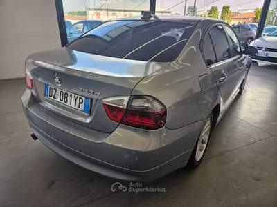 BMW Serie 3 320e 320 E90 Berlina 320d Eletta / AUTOMATICO Argento usata Martinengo