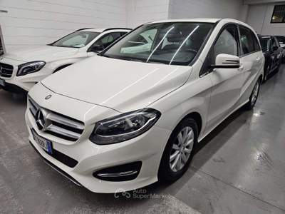 Mercedes-Benz Classe B 1.5 Premium FL E6 NEOPATENTATI Bianco usata Martinengo