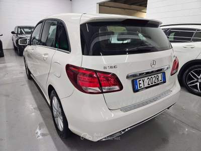 Mercedes-Benz Classe B 1.5 Premium FL E6 NEOPATENTATI Bianco usata Martinengo
