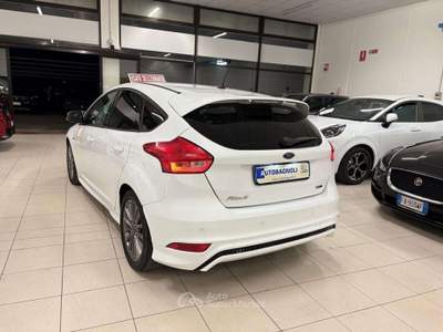 Ford Focus ST LINE 1.0 EcoBoost 125 CV 5 p. Bianco usata Bagnaria Arsa