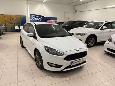Ford Focus ST LINE 1.0 EcoBoost 125 CV 5 p. Bianco usata Bagnaria Arsa