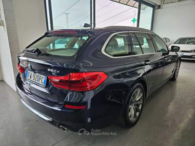 BMW Serie 5 520 520 Touring xdrive Luxury 190cv auto Blu/Azzurro usata Martinengo
