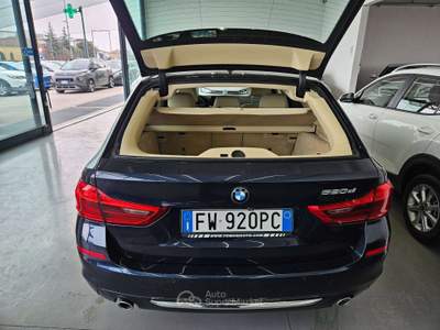 BMW Serie 5 520 520 Touring xdrive Luxury 190cv auto Blu/Azzurro usata Martinengo