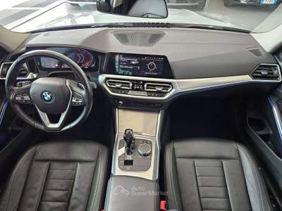 BMW Serie 3 330i 330 Berlina 330i Luxury CV 258 auto Argento usata Martinengo