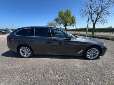 BMW Serie 5 520d 520 d 48V xDrive Touring Luxury SOLO COMMERCIANTI Nero usata Rimini