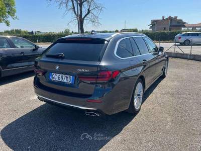 BMW Serie 5 520d 520 d 48V xDrive Touring Luxury SOLO COMMERCIANTI Nero usata Rimini