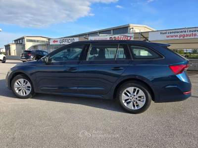 Skoda Octavia Octavia IV 2020 Wagon Wagon 2.0 tdi evo Ambition 115cv dsg Blu/Azzurro usata Monte San Vito